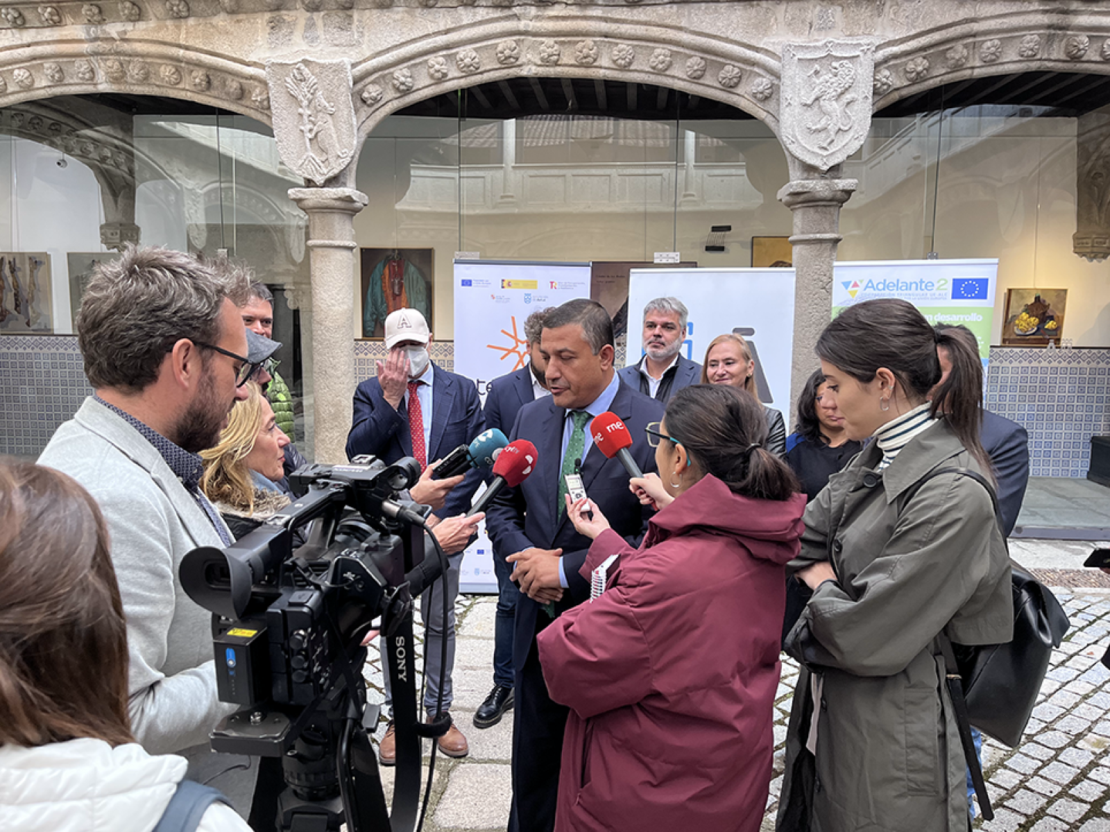 Encuentro internacional con el proyecto Adelante 2